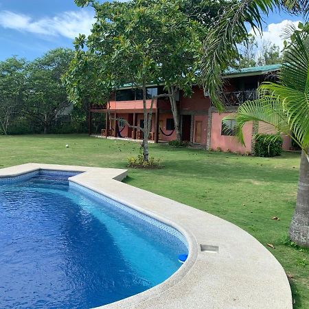 Casa Roja Hostel Montañita Екстериор снимка
